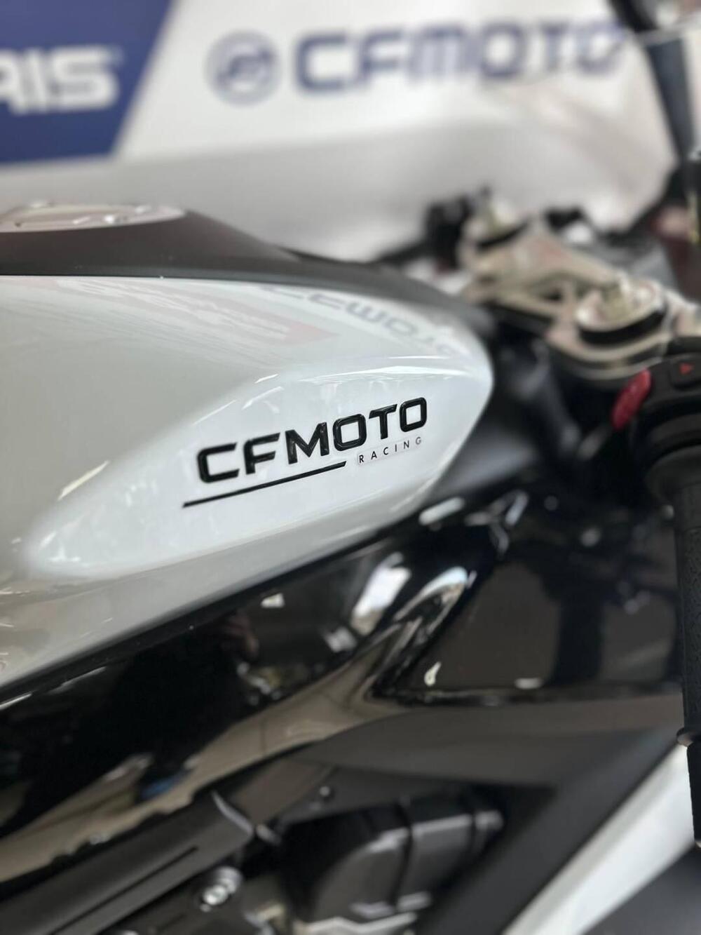 CFMOTO 675SR-R (2025 - 26) (4)