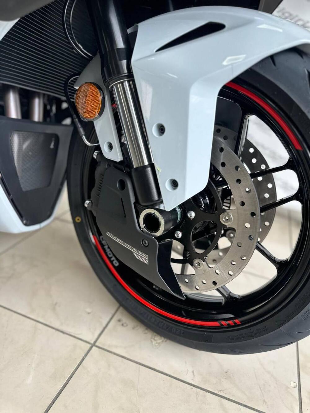 CFMOTO 675SR-R (2025 - 26) (7)