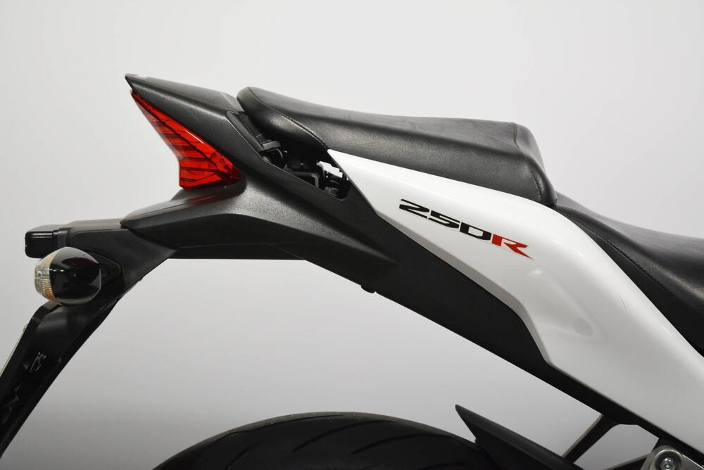 Honda CBR 250 R (2010 - 14) (6)