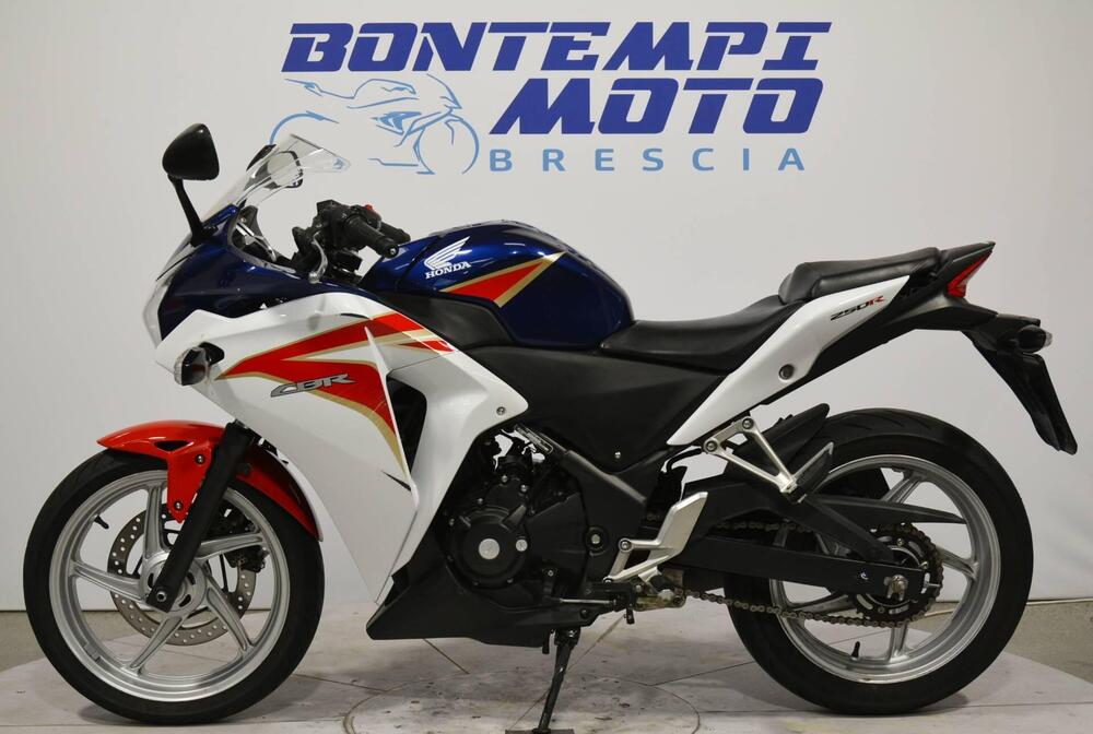 Honda CBR 250 R (2010 - 14) (2)