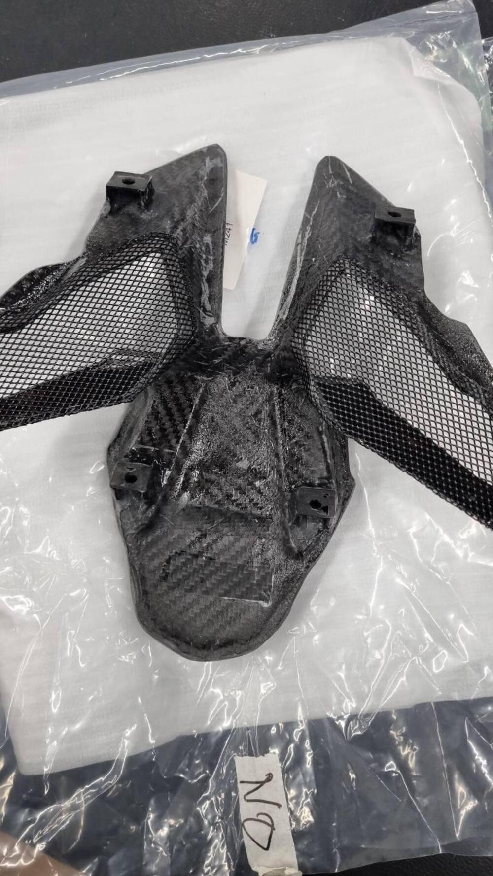 Sottosella carbonio MV Agusta Dragster MY 18/24 (3)