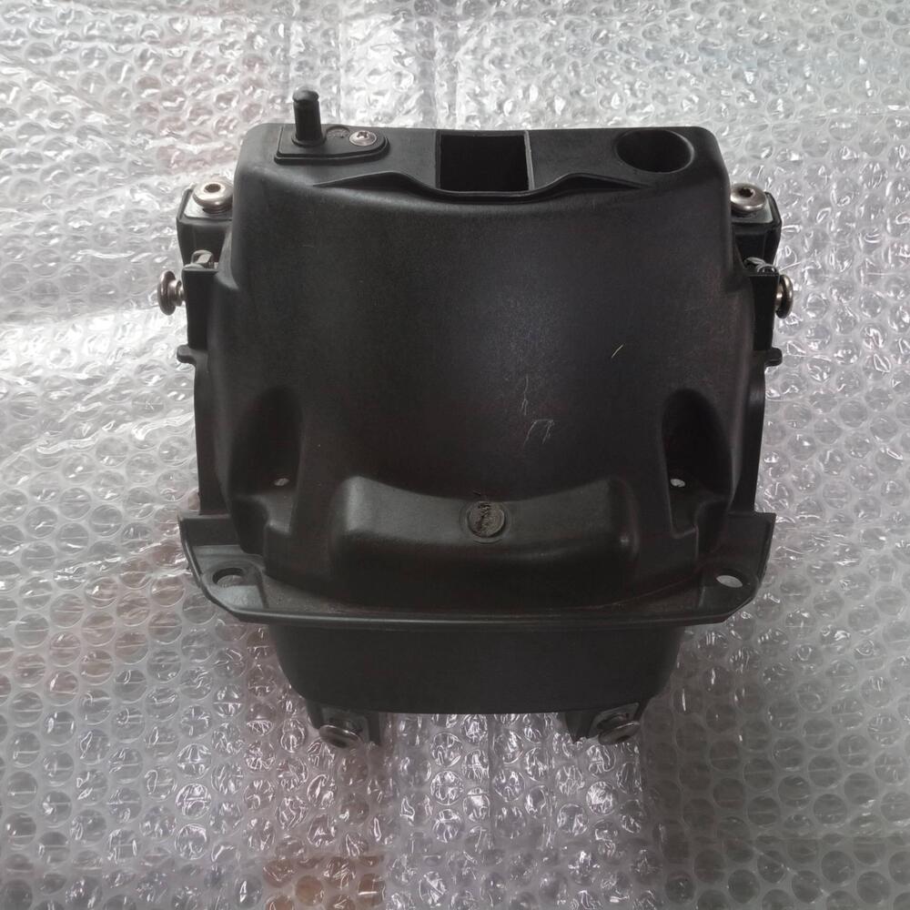 Supporto sgancio vano porta casco Aprilia Mana 850 (2)