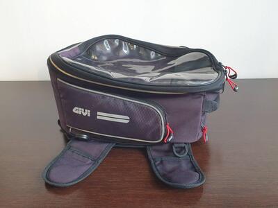 Vendo BORSA MAGNETICA Givi
