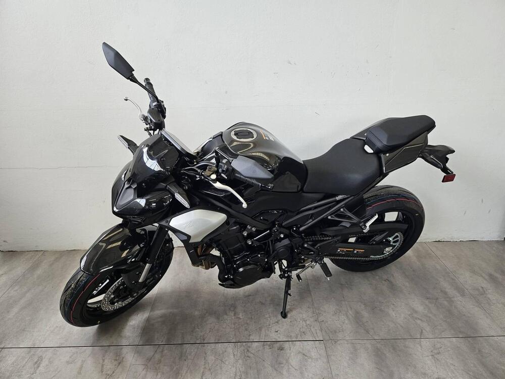 Kawasaki Z 900 (2025 - 26) (2)
