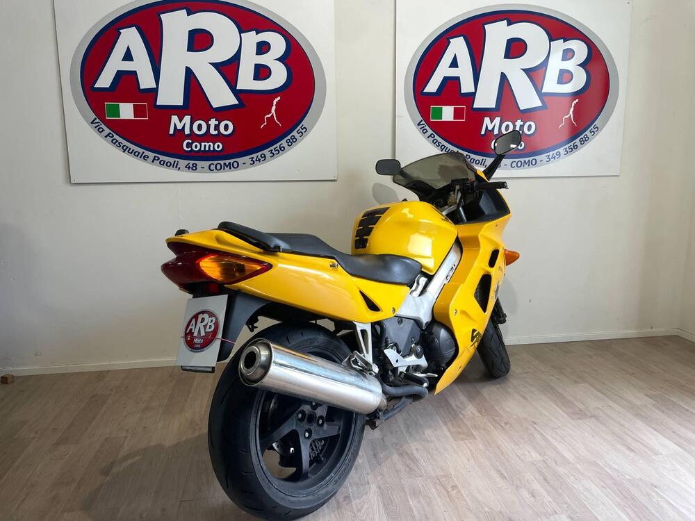 Honda VFR 800 (1998 - 01) (4)