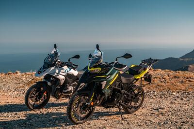 Scambieresti una BMW R 1300 GS con tre Benelli TRK 702X? Comparativa tra le due best-seller! [VIDEO e GALLERY]