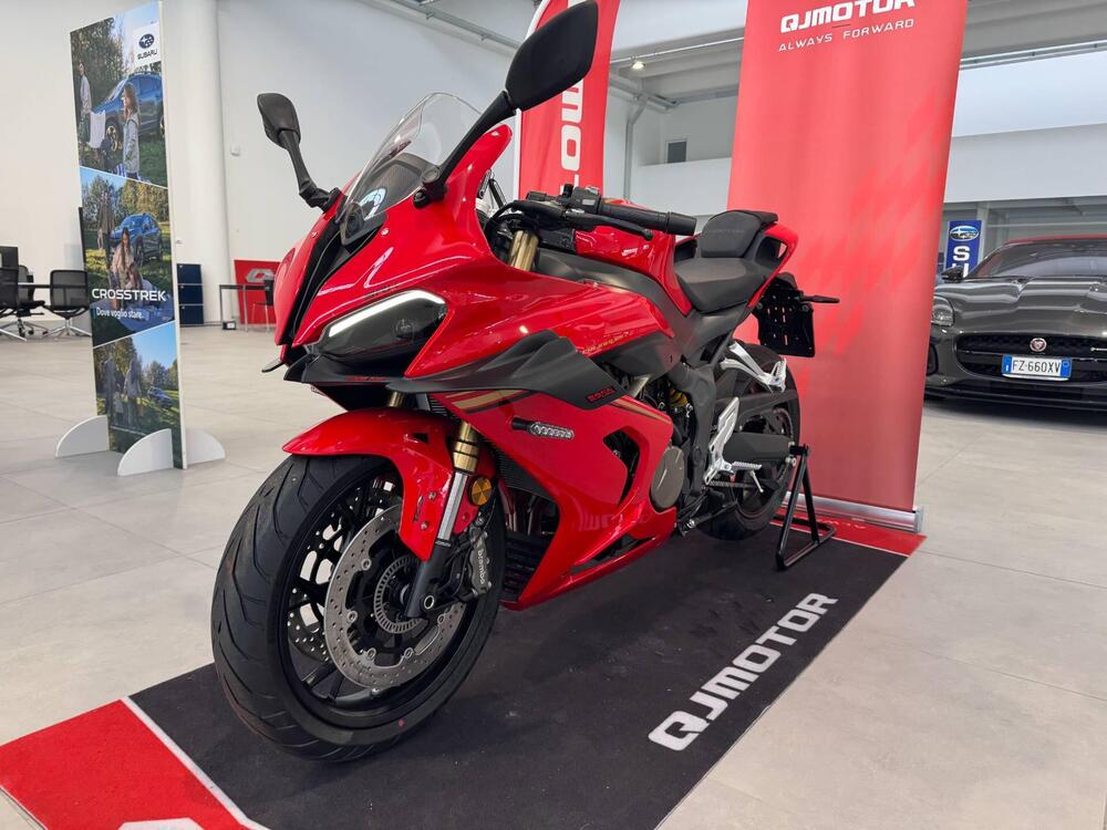 QJ Motor SRK 800 RR (2024)