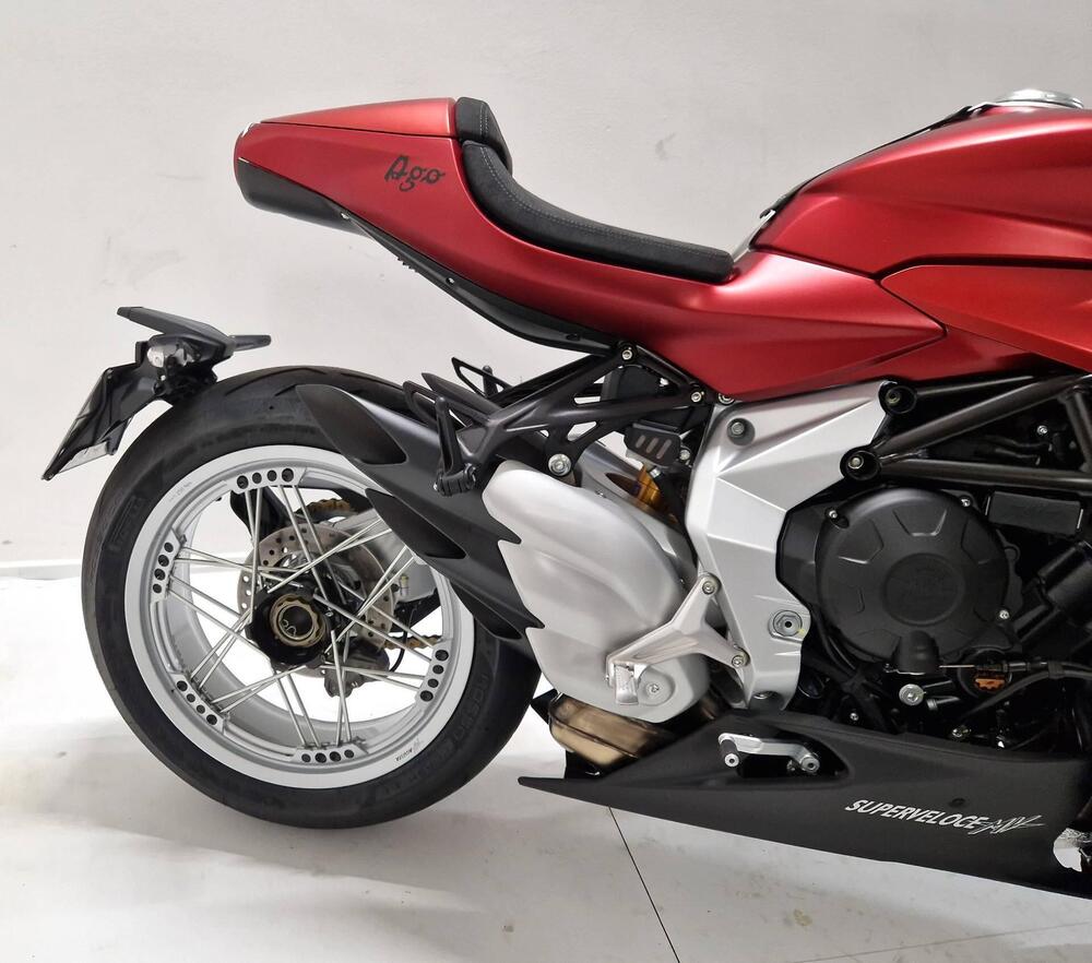 MV Agusta Superveloce 800 Ago (2021 - 23) (3)