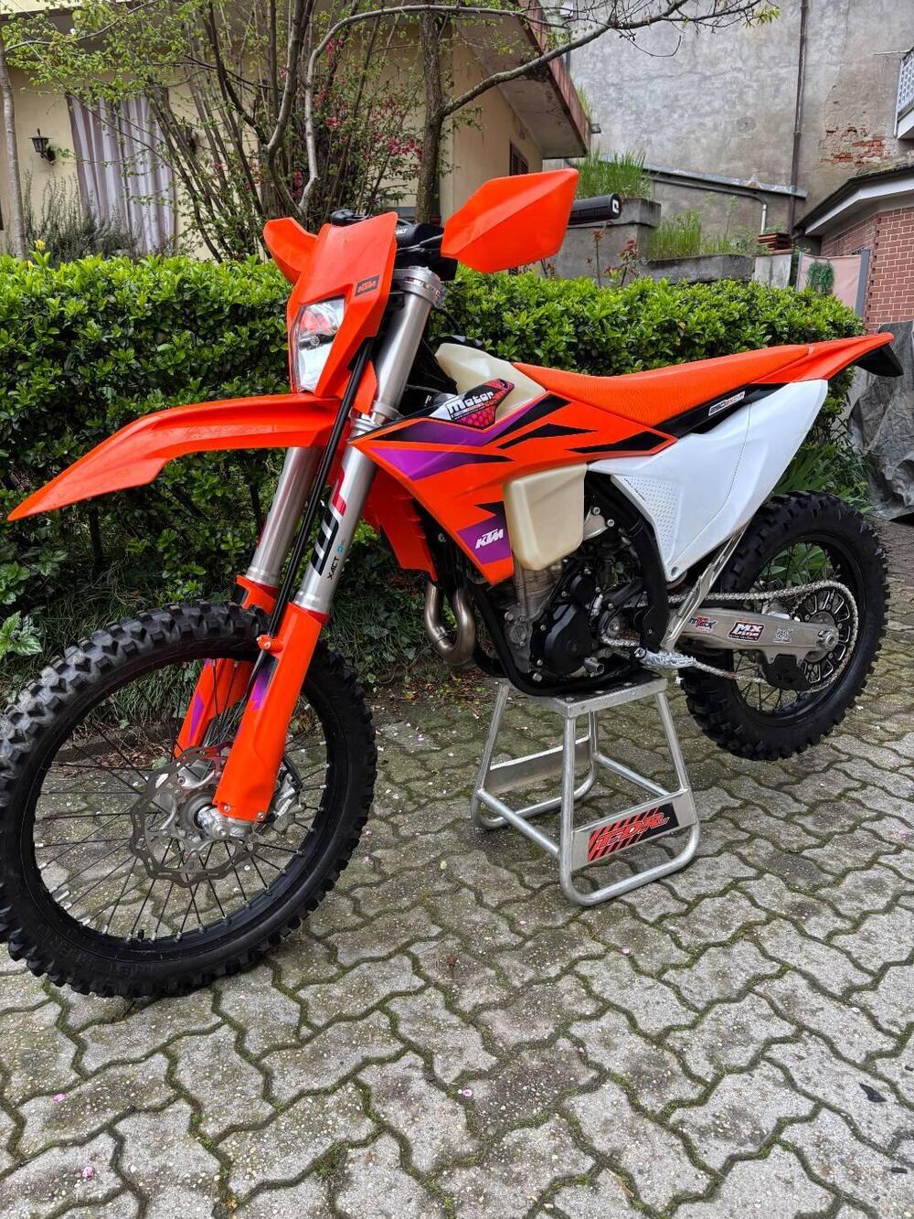 KTM 250 EXC-F (2024) (2)