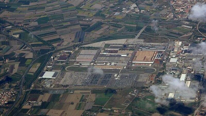 Stellantis taglia 350 posti di lavoro a Pomigliano e Pratola Serra