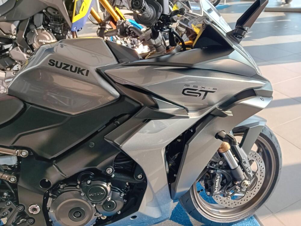 Suzuki GSX-S1000GT (2025) (3)