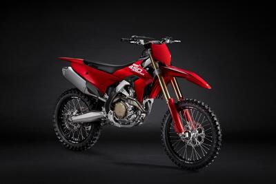 MX Ducati World Premi&egrave;re. L&rsquo;Alba di una Nuova Era. Ecco la Desmo450 MX di serie (speciale) [VIDEO]