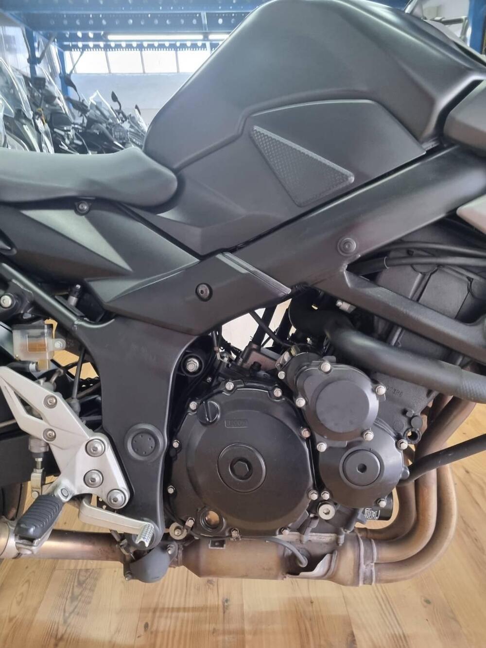 Suzuki GSR 750 ABS (2010 - 17) (14)