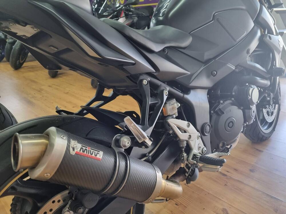 Suzuki GSR 750 ABS (2010 - 17) (17)