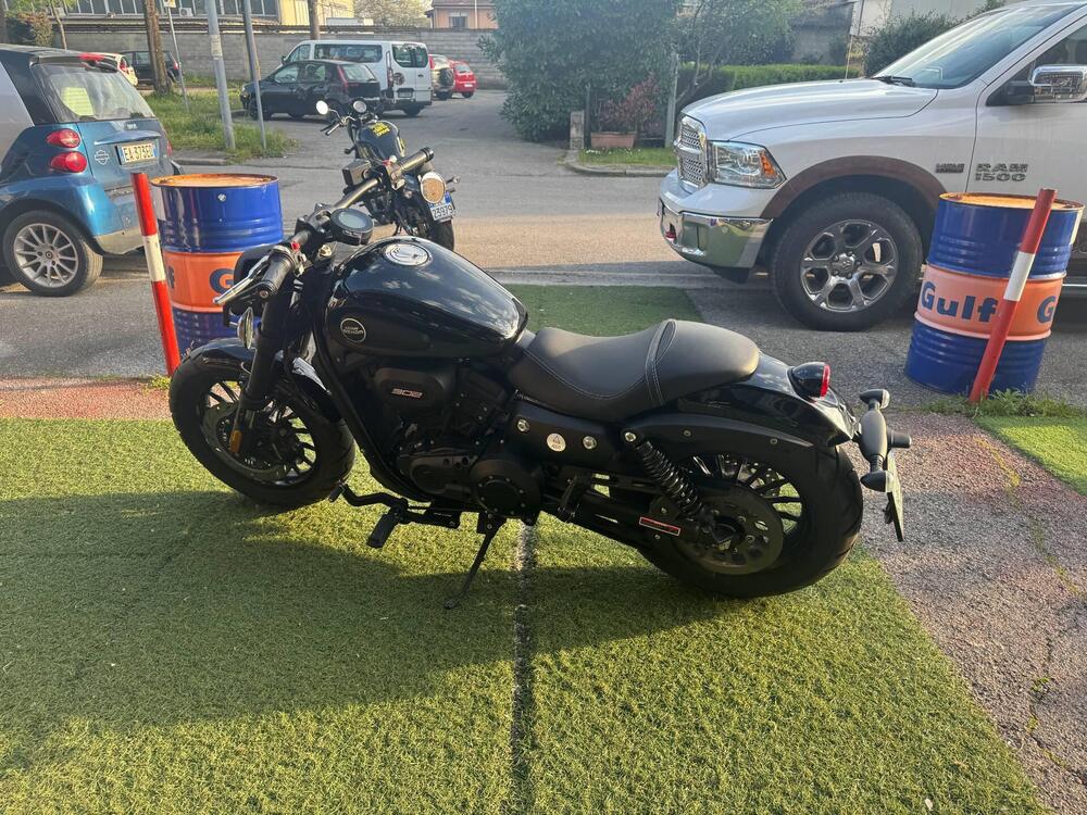 Keeway Motor V302 C (2022 - 25) (3)