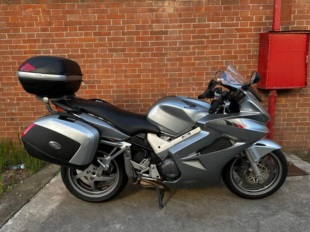 Honda VFR 800 (2002 - 05)