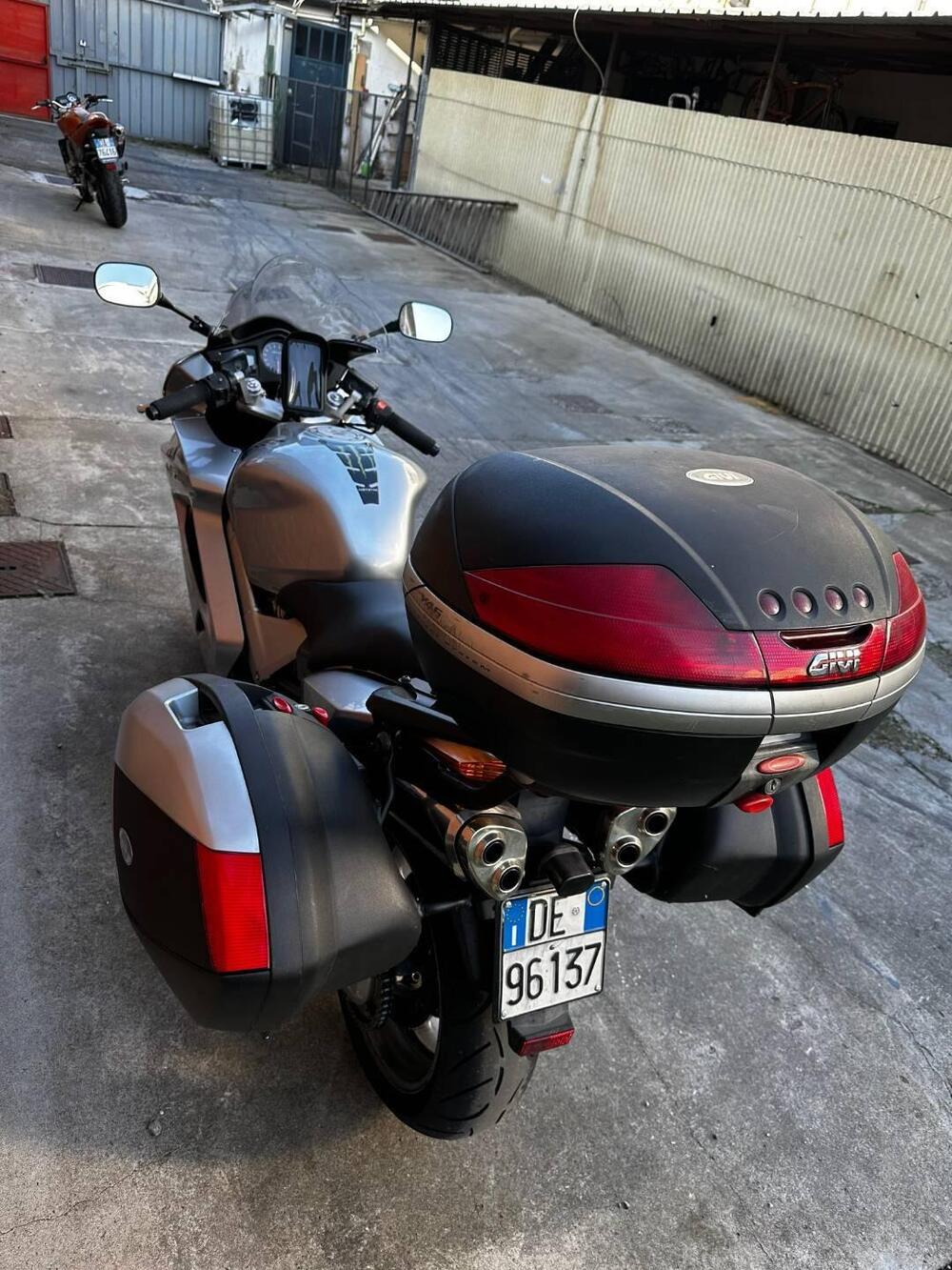 Honda VFR 800 (2002 - 05) (5)