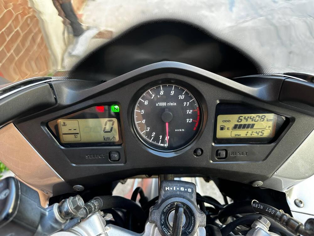 Honda VFR 800 (2002 - 05) (7)