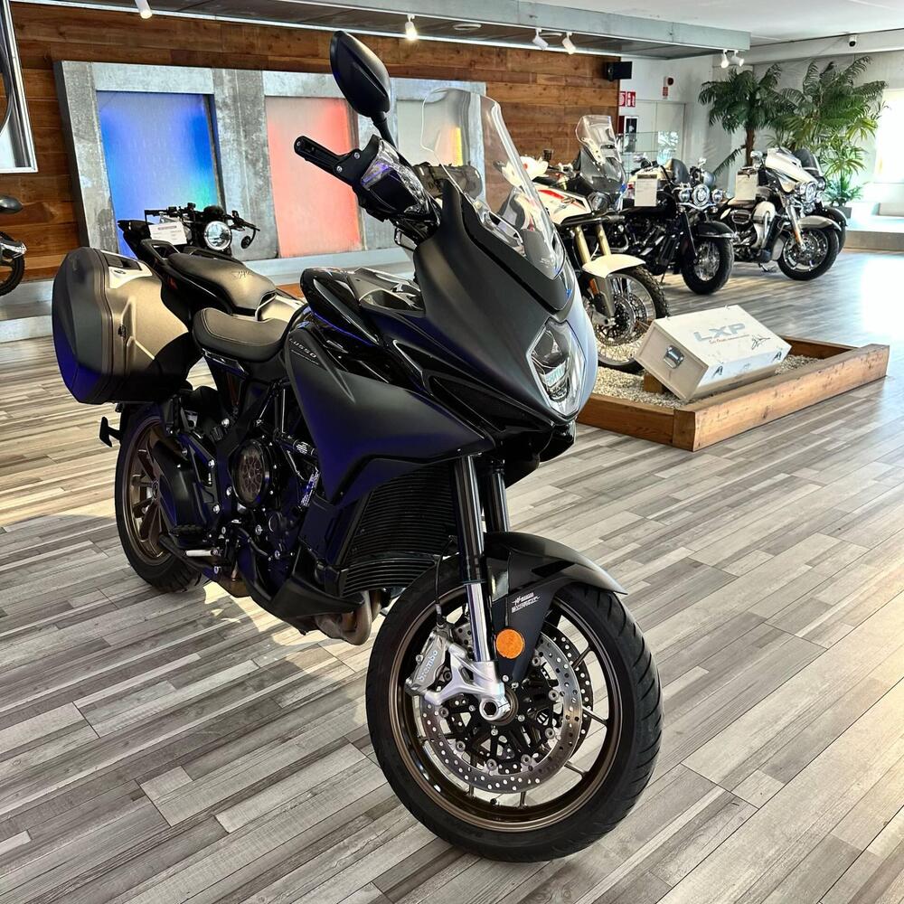 MV Agusta Turismo Veloce 800 Lusso SCS (2021 - 25) (4)