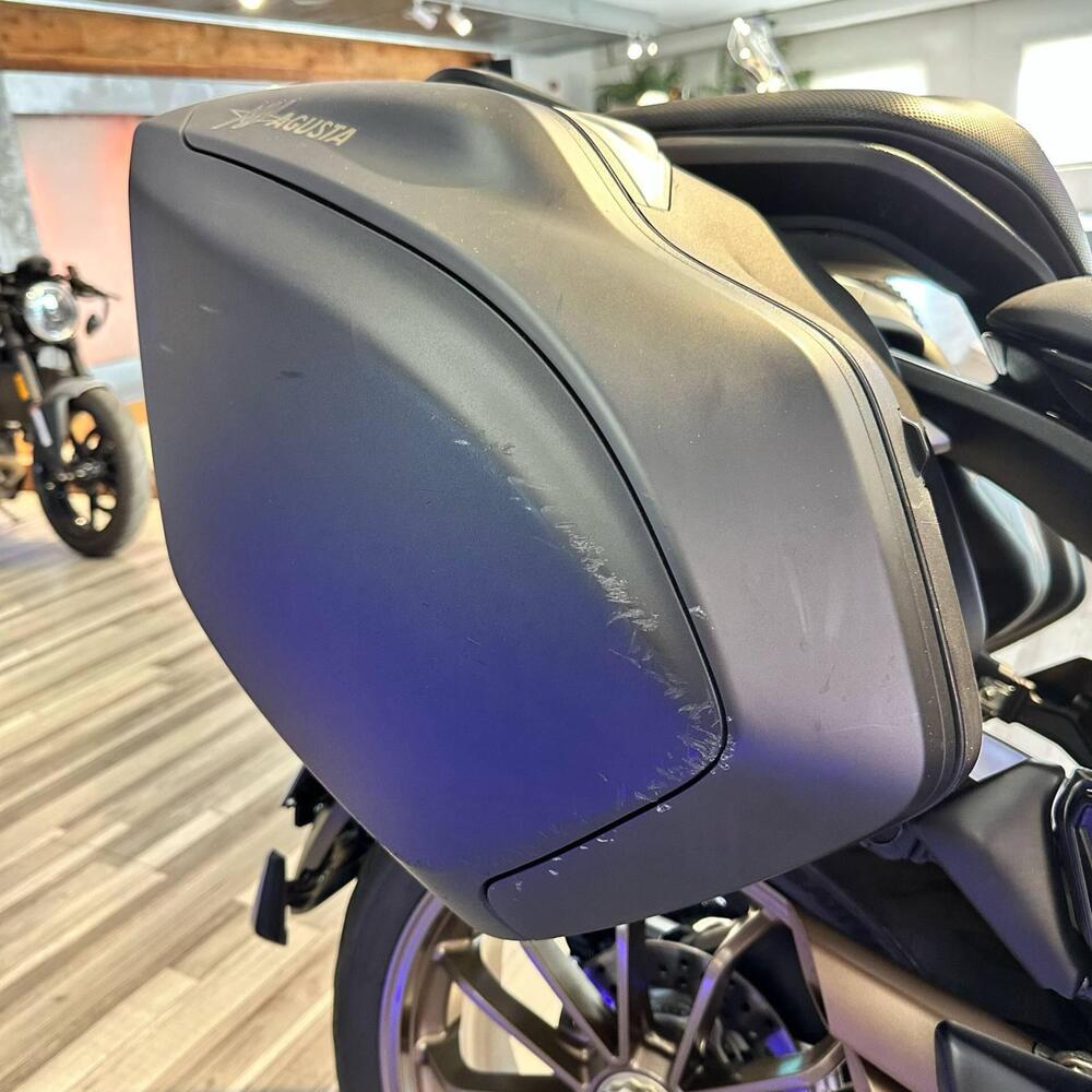 MV Agusta Turismo Veloce 800 Lusso SCS (2021 - 25) (6)