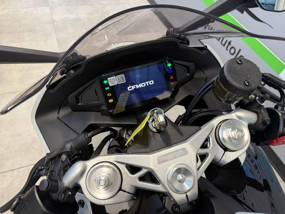 CFMOTO 675SR-R (2025) (13)