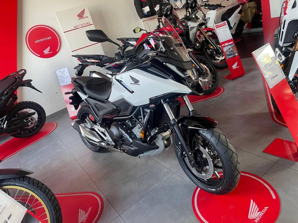 Honda NC 750 X (2025) (2)