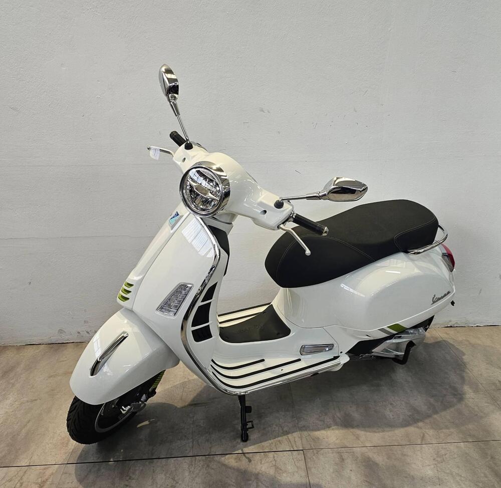 Vespa GTS 310 Super Tech (2025) (2)