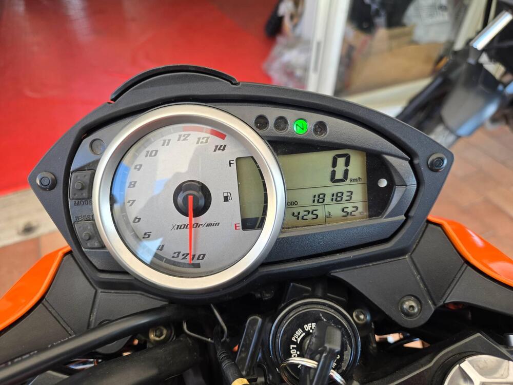 Kawasaki Z 750 (2007 - 14) (16)