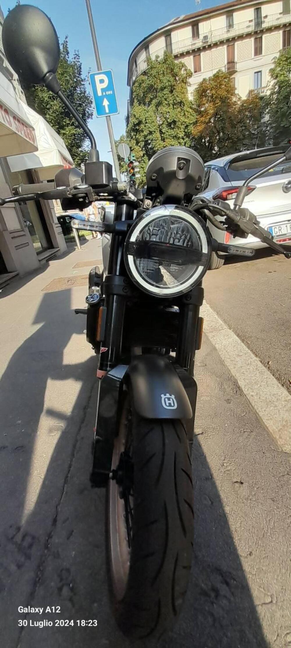 Husqvarna Vitpilen 401 (2021 - 23) (9)