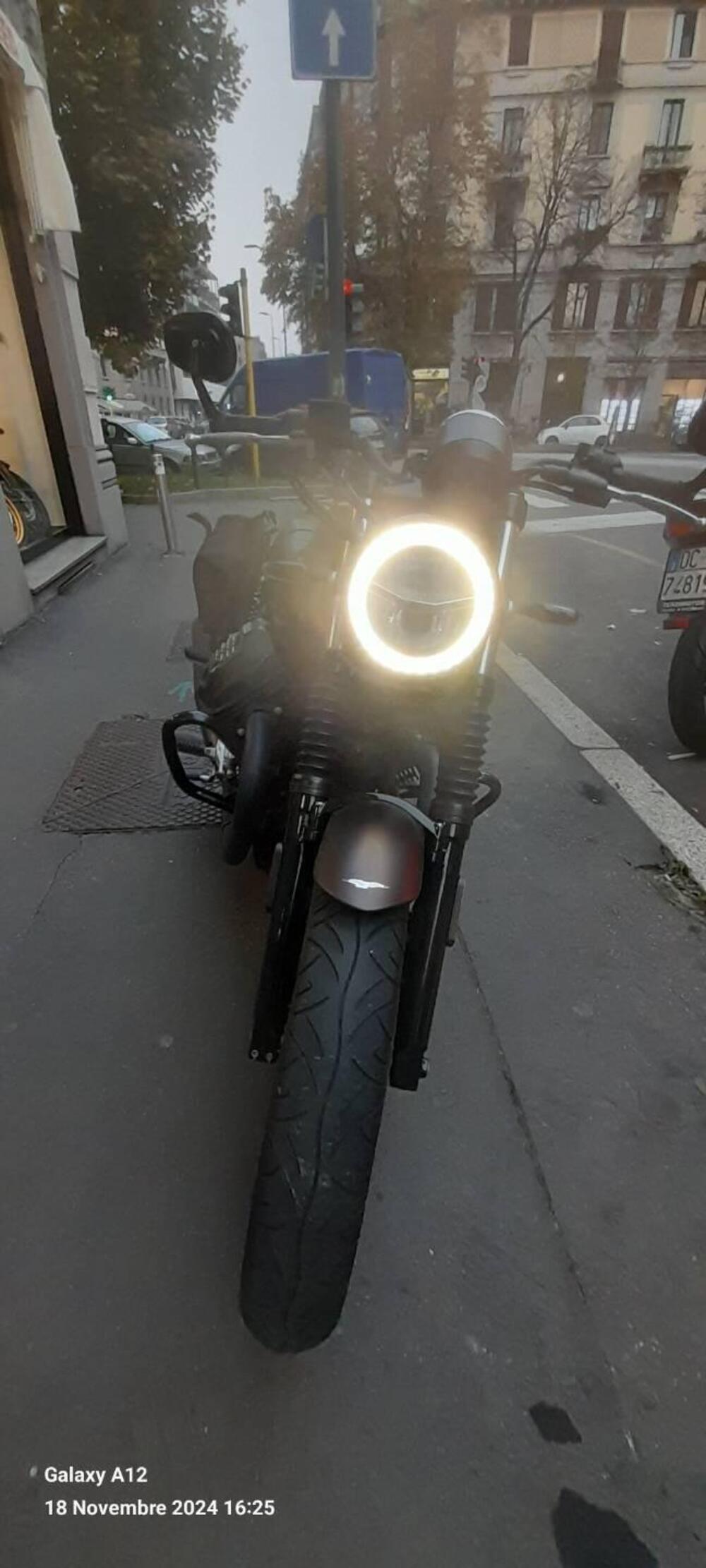Moto Guzzi V7 III Stone Night Pack (2019 - 20) (7)