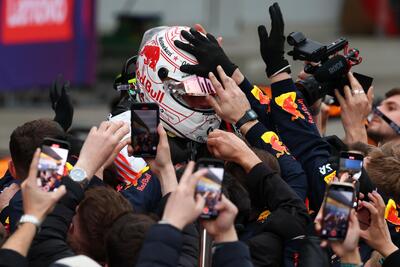 F1. GP Giappone, Verstappen dice addio ad Honda vincendo: "Suzuka significa tanto per me. Ho spinto tanto per il congedo perfetto"