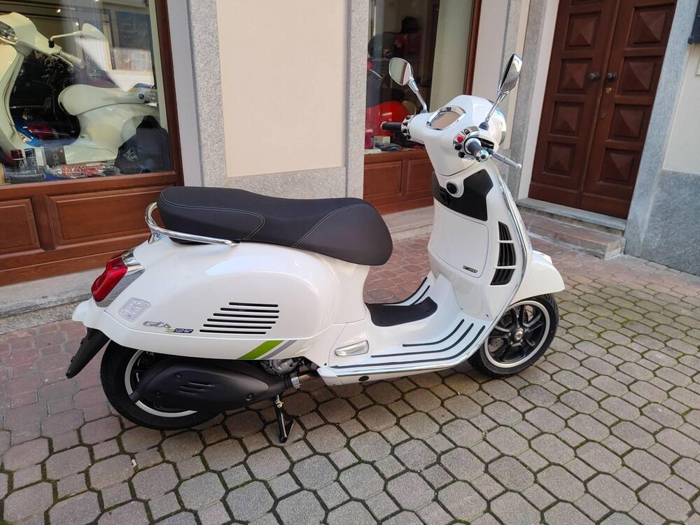 Vespa GTS 310 Super Tech (2025) (7)