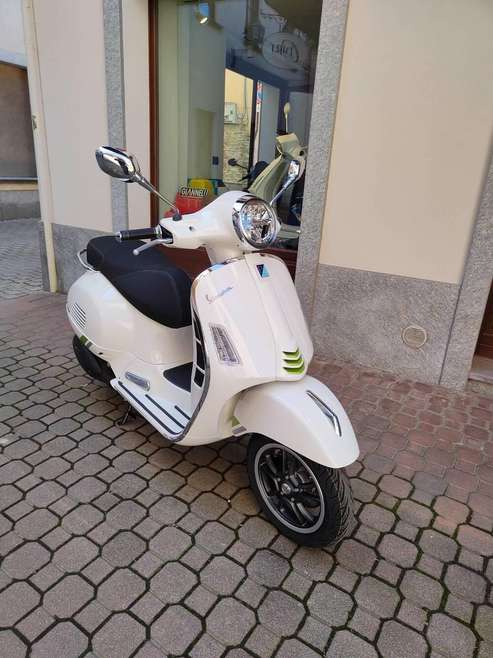 Vespa GTS 310 Super Tech (2025) (11)