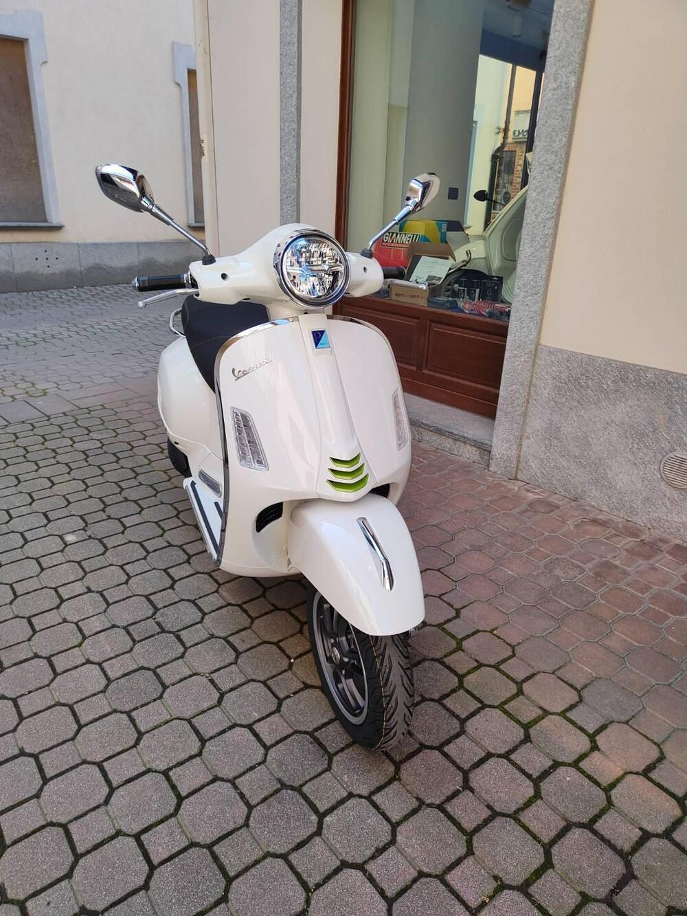 Vespa GTS 310 Super Tech (2025) (12)