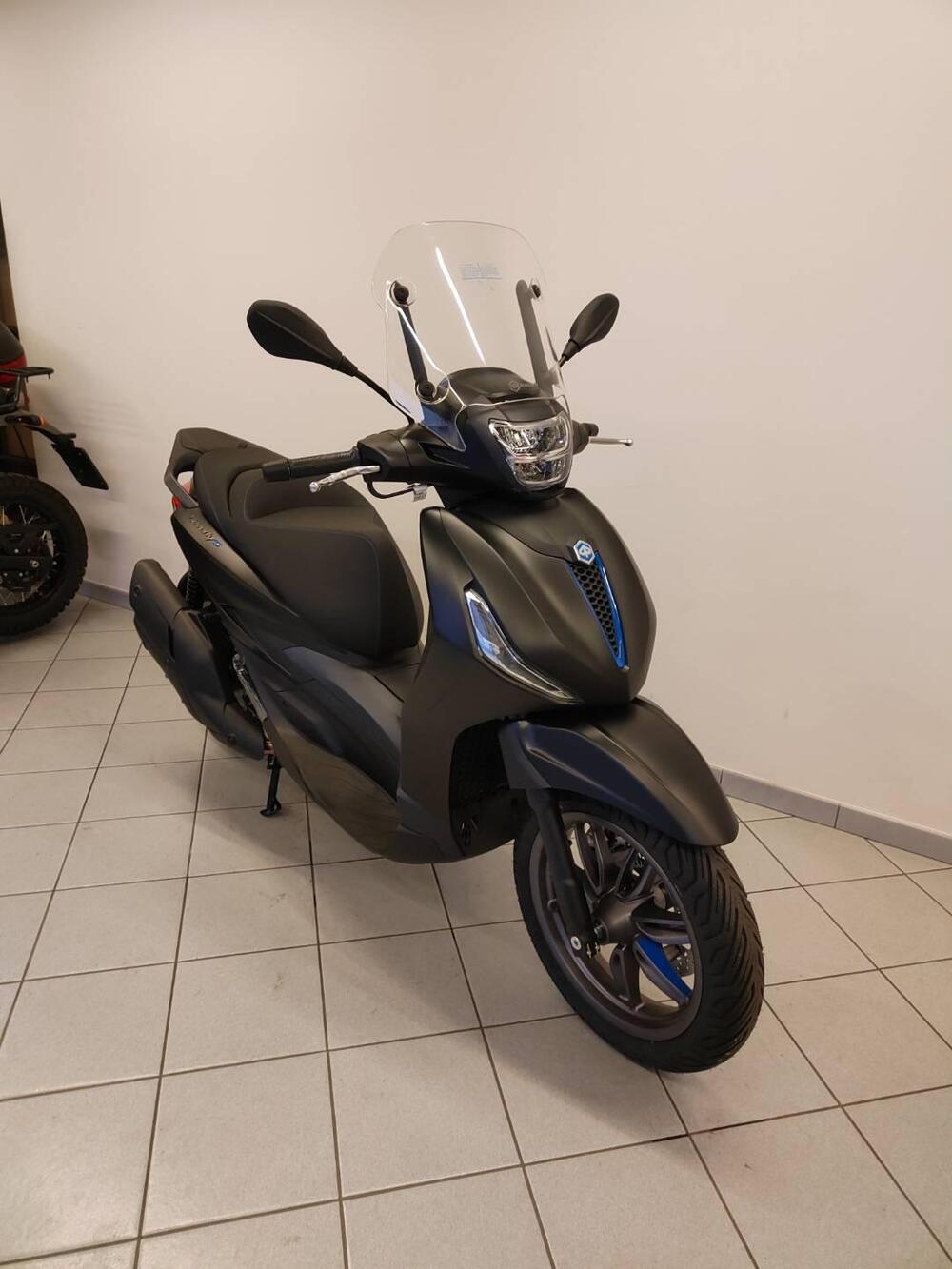 Piaggio Beverly 400 S (2025) (2)