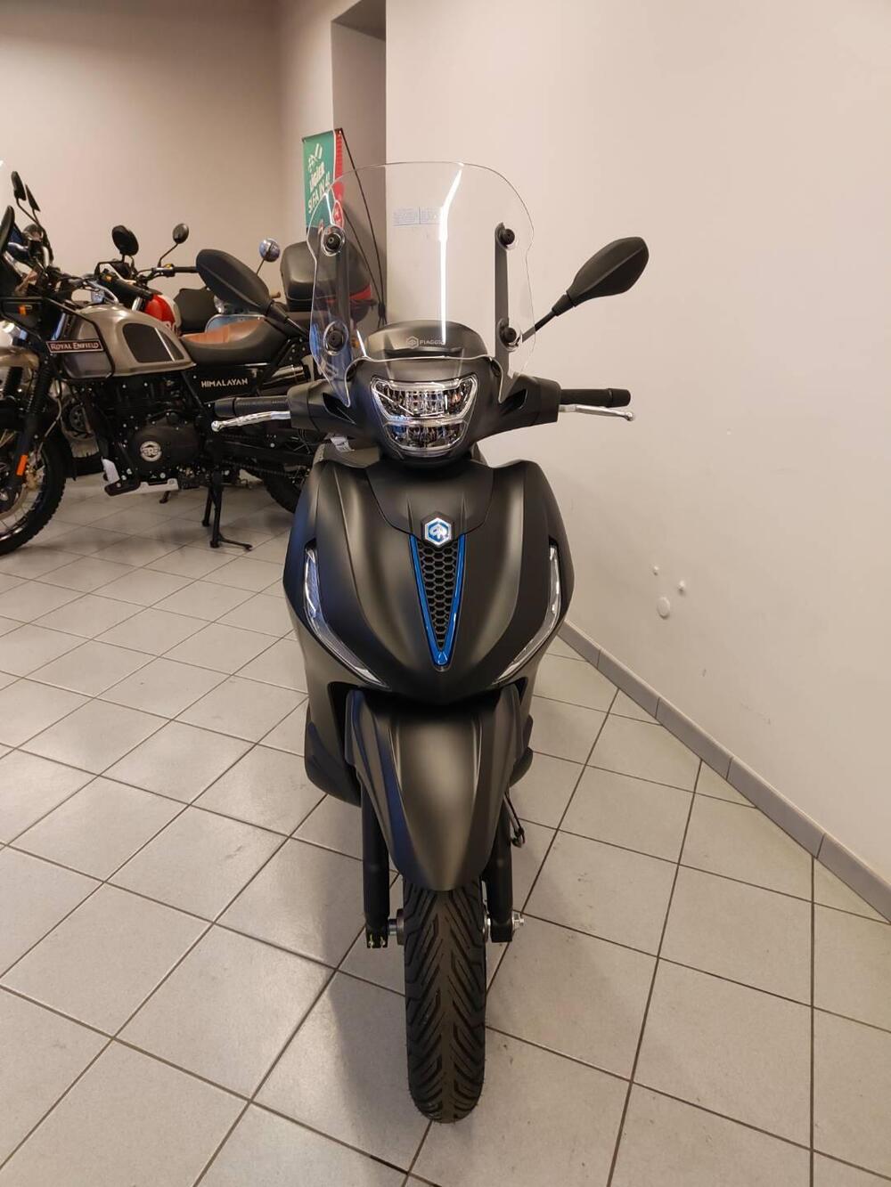 Piaggio Beverly 400 S (2025) (4)