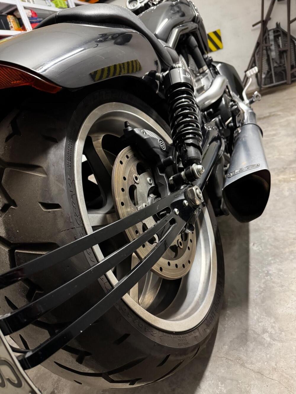 Harley-Davidson 1250 V-Rod Muscle (2009 - 17) - VRSCF (11)