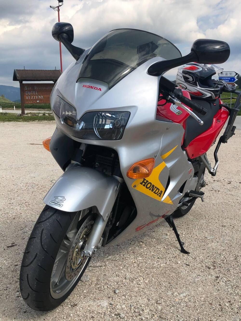 Honda VFR 800 fi (5)