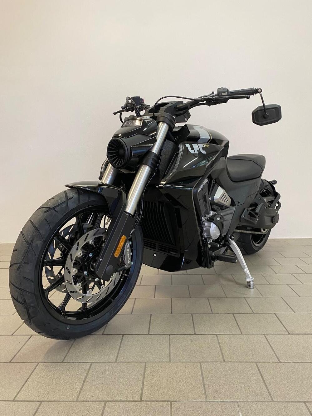 Benda Motorcycles LFC 700 (2024 - 25) (7)