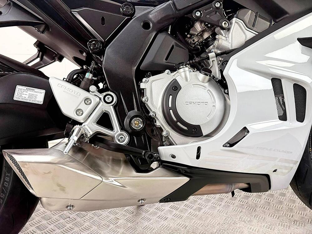 CFMOTO 675SR-R (2025) (8)