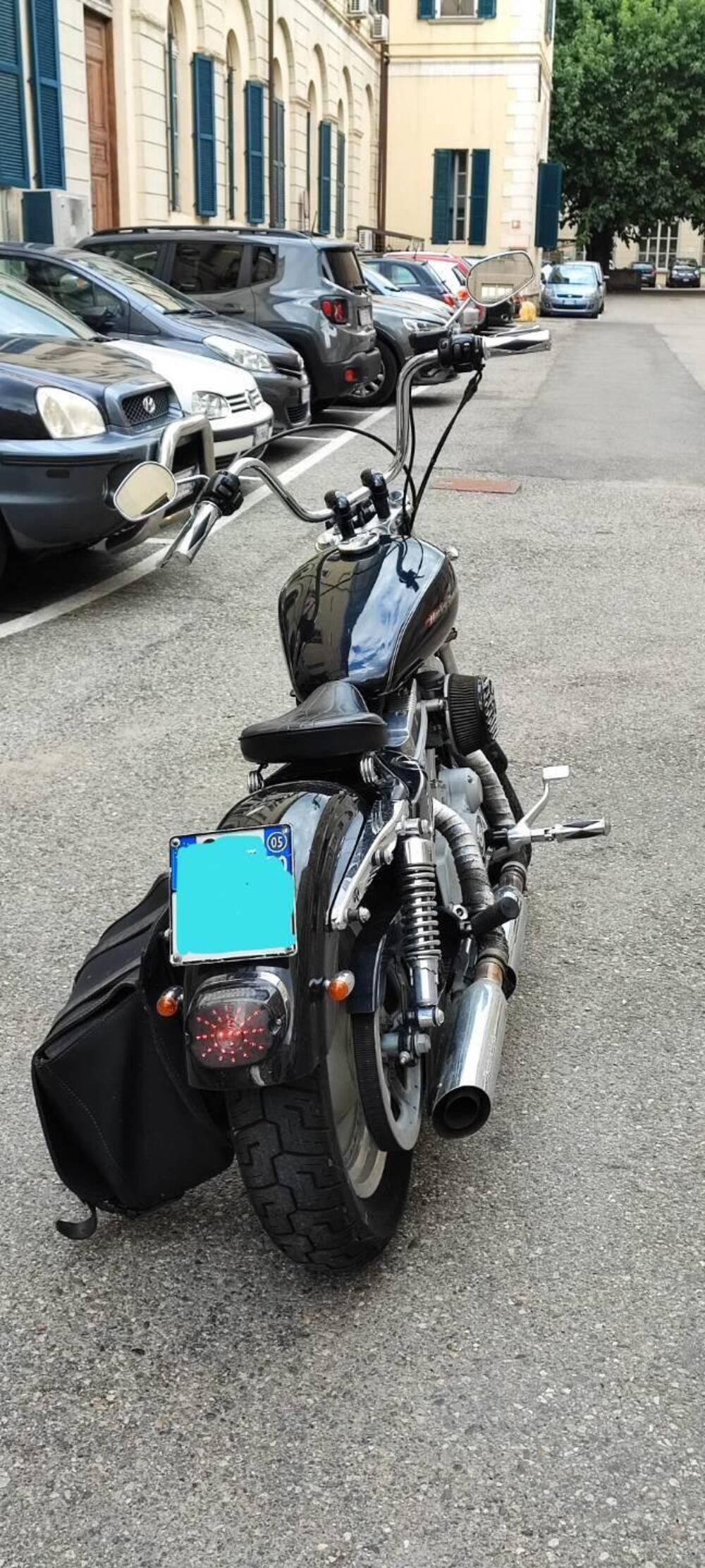 Harley-Davidson 883 Custom (2006 - 07) - XL 883C (4)