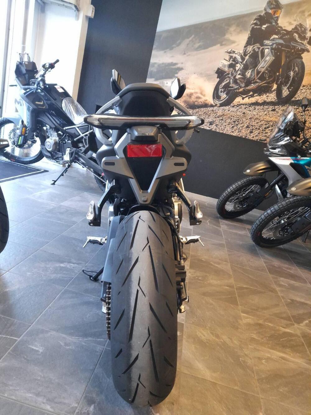 CFMOTO 675SR-R (2025) (4)