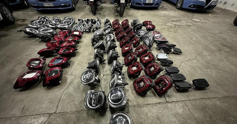 Il &quot;magazzino ricambi&quot; mobile dei ladri scoperto dalla Polizia, colpite Jeep Renegade e Fiat 500X