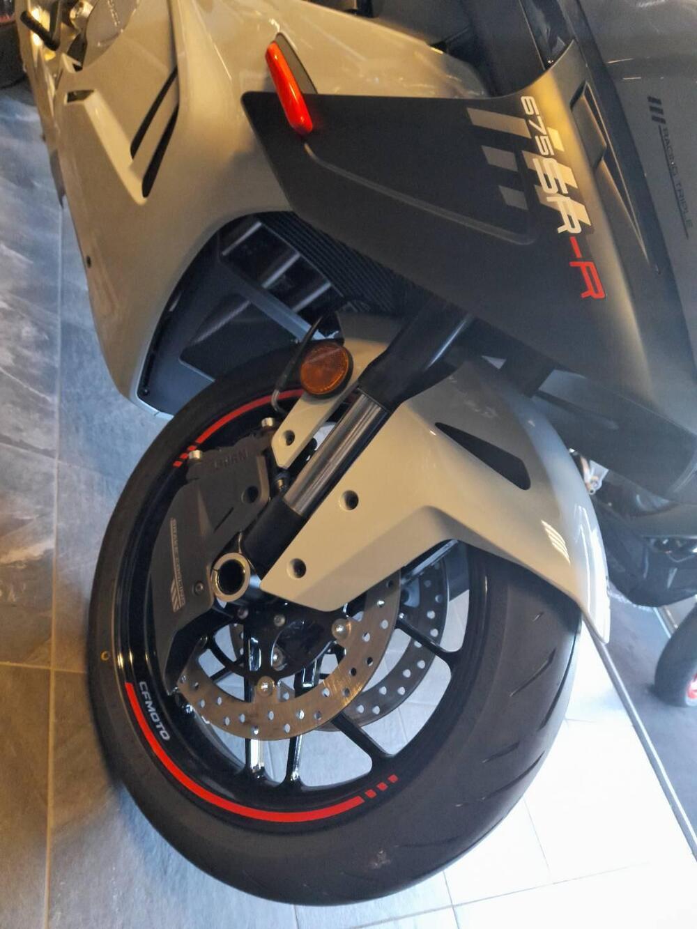 CFMOTO 675SR-R (2025) (3)