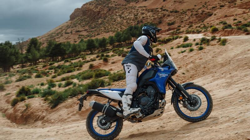 Yamaha T&eacute;n&eacute;r&eacute; 700 2025: il nostro test nel deserto del Marocco. Standard o Rally!? [GALLERY]