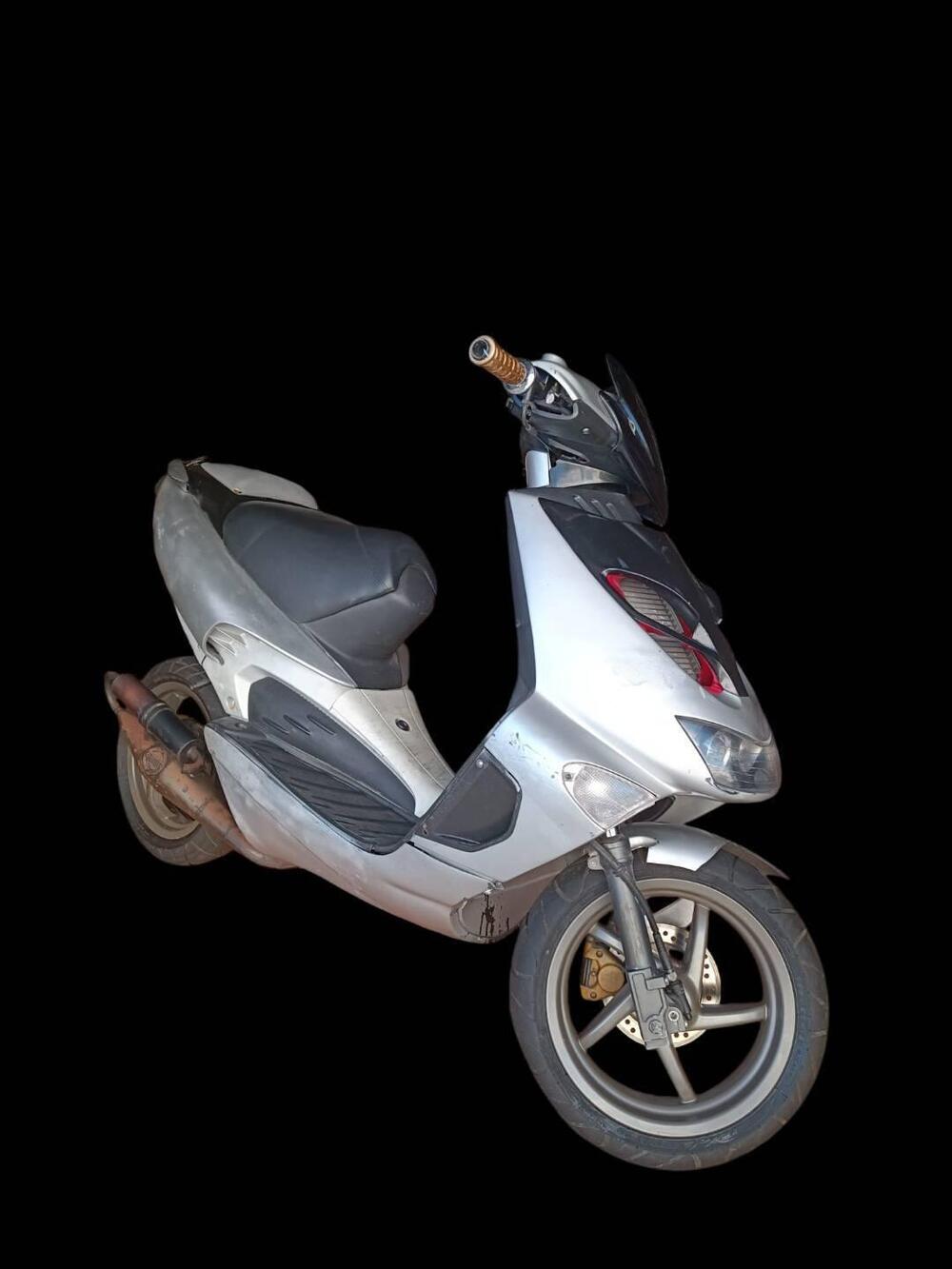 Aprilia SR 50 (2005 - 07) (8)