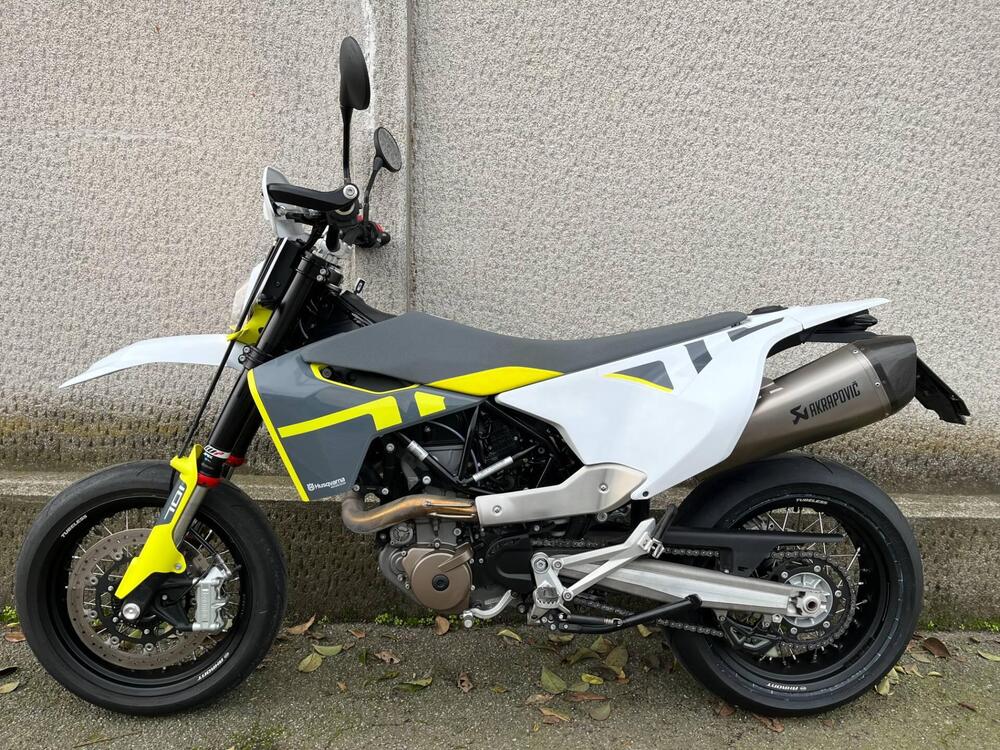 Husqvarna 701 Supermoto (2020)
