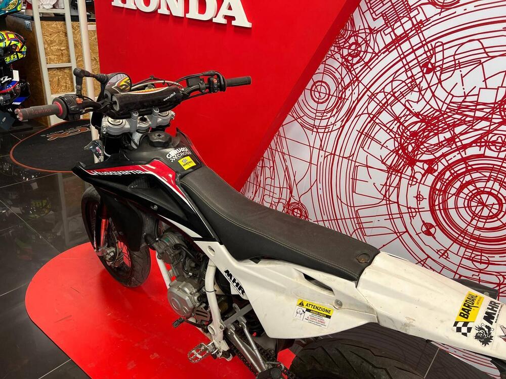 Husqvarna SM 125 (2010 - 12) (8)