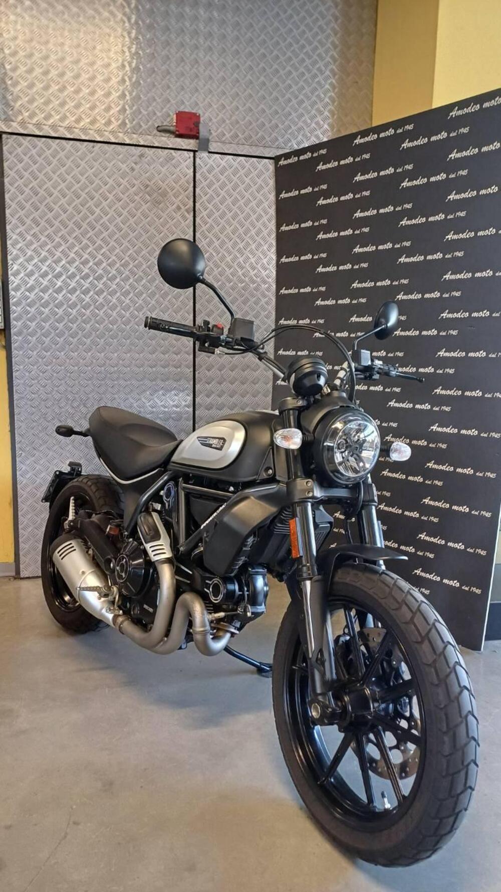 Ducati Scrambler 800 Icon Dark (2021 - 22)