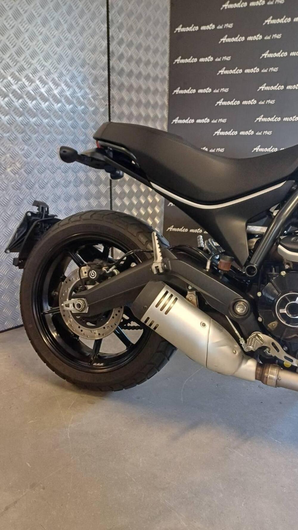 Ducati Scrambler 800 Icon Dark (2021 - 22) (2)